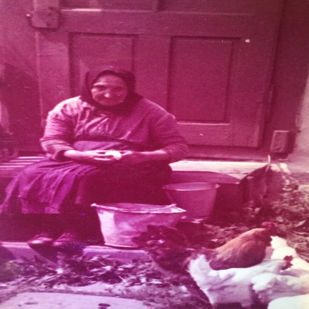  Anna Franková ( 1897-1976 ) - herbalist, collecting medical plants